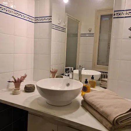 Homestay Ch Chevalier, Domaine De La Serre